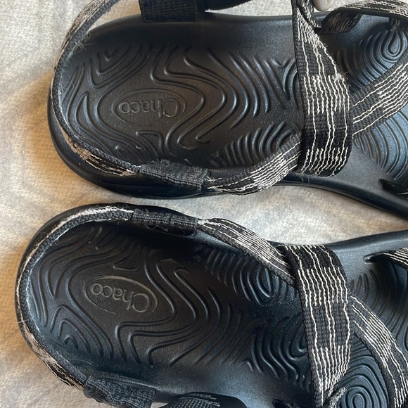 CHACO Sandals Z/2 Classic Adjustable Black White Pattern Strap Women’s  Sz:8 - Picture 3 of 15